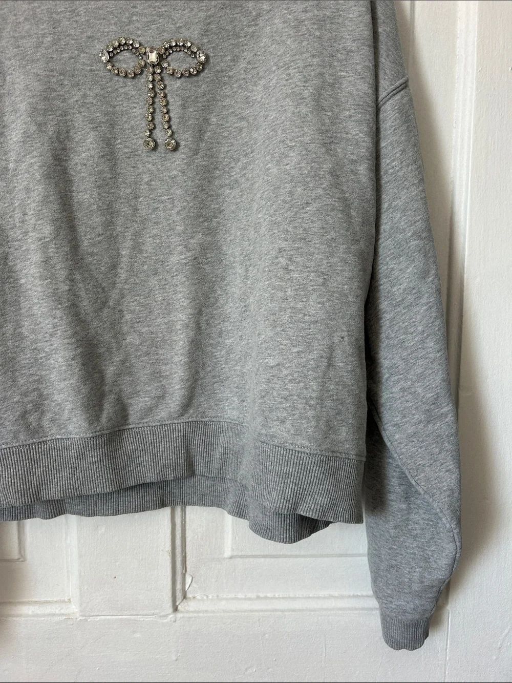 American Eagle Light Gray Crewneck Sweatshirt with Rhinestone Bow - Picture 6 of 8